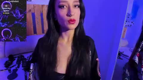 Snapshot of violet_jonesss chatting on June 14, 4:31 pm Violet Jones online show from June 14, 4:31 pm