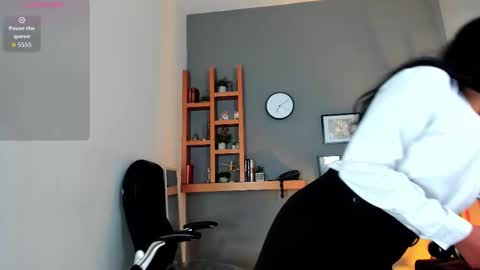 Snapshot of violet_kumar chatting on December 1, 7:41 pm violet_kumar online show from December 1, 7:41 pm