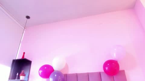 Snapshot of violet_myerrs chatting on November 7, 12:49 pm violet online show from November 7, 12:49 pm