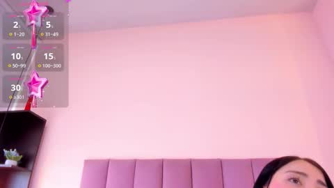 Snapshot of violet_myerrs chatting on November 21, 1:32 pm violet online show from November 21, 1:32 pm