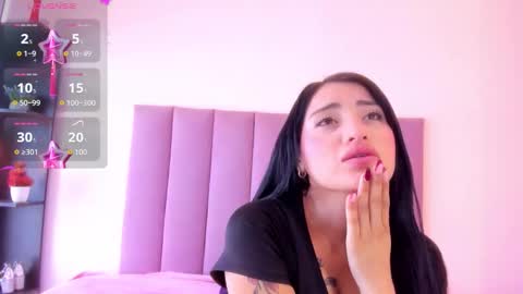 Snapshot of violet_myerrs chatting on November 27, 1:57 pm violet online show from November 27, 1:57 pm