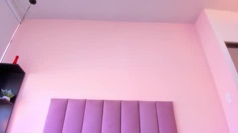 Snapshot of violet_myerrs chatting on December 1, 1:38 pm violet online show from December 1, 1:38 pm