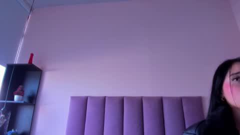 Snapshot of violet_myerrs chatting on December 15, 12:53 pm violet online show from December 15, 12:53 pm