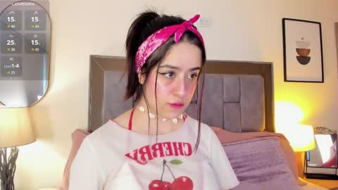 Snapshot of violet_nova1 chatting on June 2, 11:34 am Violet Nova online show from June 2, 11:34 am