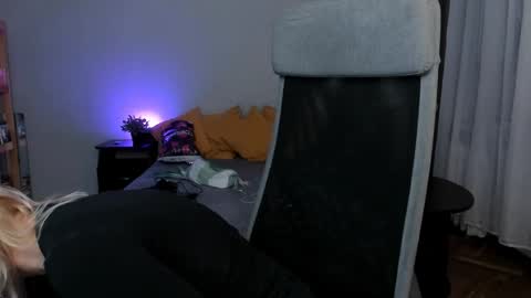 violet_oblivion online show from January 3, 10:31 am