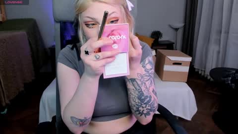 violet_oblivion online show from January 14, 9:09 pm