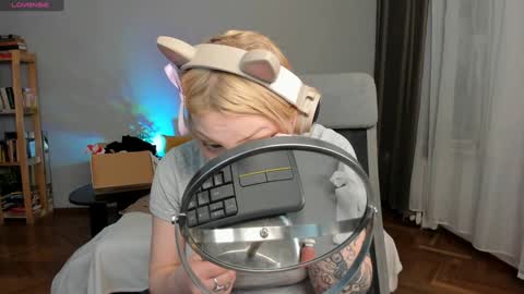 violet_oblivion online show from January 19, 3:39 am
