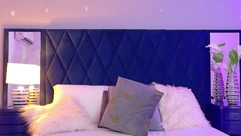 Violet  online show from May 19, 7:09 pm