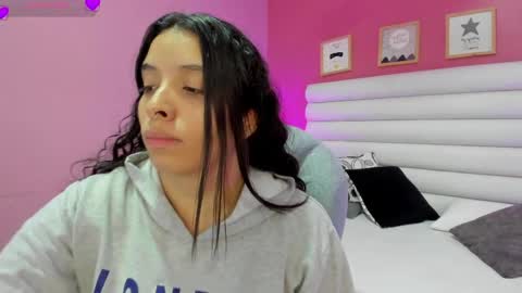 Snapshot of violet_sinclair chatting on April 7, 11:32 am violet_sinclair online show from April 7, 11:32 am