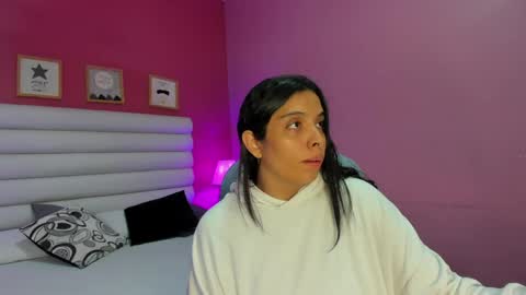 Snapshot of violet_sinclair chatting on April 20, 11:57 am violet_sinclair online show from April 20, 11:57 am