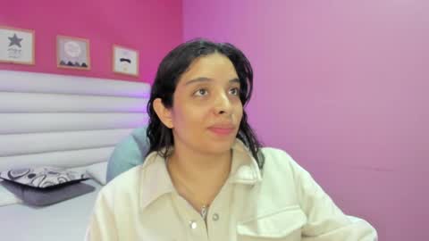 Snapshot of violet_sinclair chatting on May 5, 11:29 am violet_sinclair online show from May 5, 11:29 am