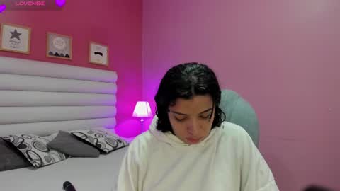 violet_sinclair online show from June 20, 11:02 am