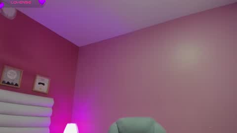 violet_sinclair online show from June 23, 11:19 am