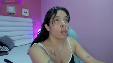 violet_sinclair online show from July 18, 12:09 pm