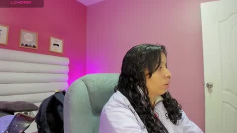 violet_sinclair online show from July 22, 11:24 am