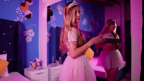 Snapshot of violet_smith01 chatting on October 26, 12:55 pm violet_smith01 online show from October 26, 12:55 pm