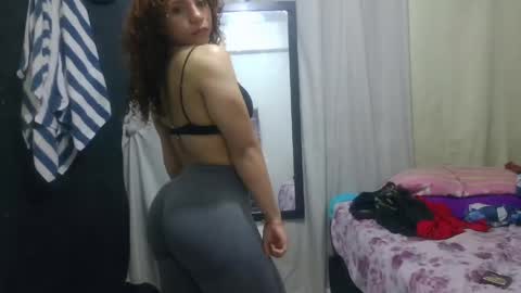 Snapshot of violet_smmithh chatting on April 15, 12:28 am Violet online show from April 15, 12:28 am