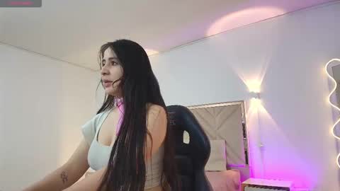 violet_tay1 online show from September 17, 11:45 am