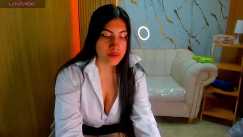 Snapshot of violet_tf chatting on May 31, 1:07 pm Violet online show from May 31, 1:07 pm