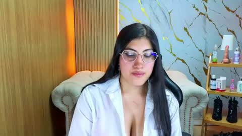 Snapshot of violet_tf chatting on July 1, 8:30 pm Violet online show from July 1, 8:30 pm