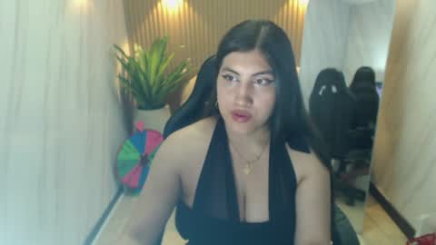 Snapshot of violet_tf chatting on July 24, 1:09 pm Violet online show from July 24, 1:09 pm