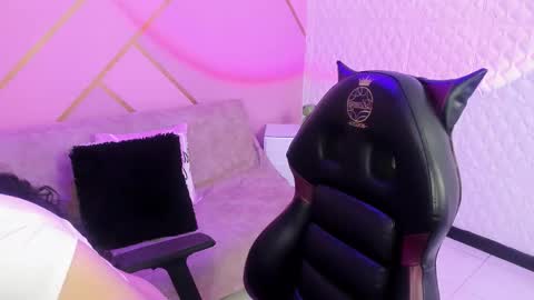     online show from December 22, 9:45 pm