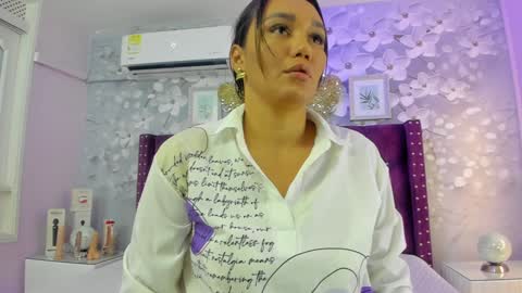 violeta_medina online show from December 22, 3:44 am
