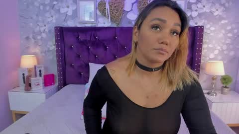 Snapshot of violeta_medina chatting on June 30, 3:07 am violeta_medina online show from June 30, 3:07 am