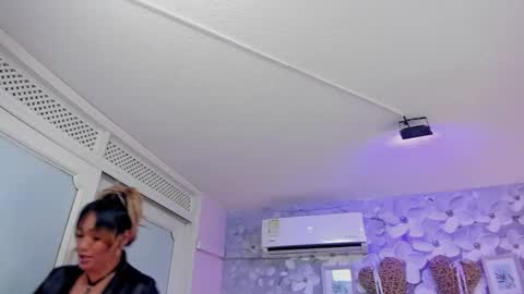 Snapshot of violeta_medina chatting on July 7, 7:23 am violeta_medina online show from July 7, 7:23 am