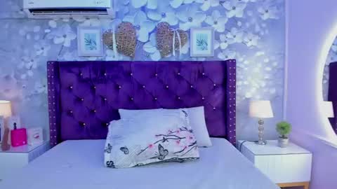 Snapshot of violeta_medina chatting on July 11, 3:53 am violeta_medina online show from July 11, 3:53 am