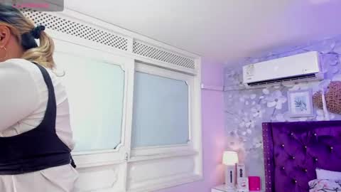 Snapshot of violeta_medina chatting on July 17, 3:13 am violeta_medina online show from July 17, 3:13 am