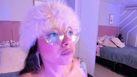 Violeta online show from June 5, 6:35 pm