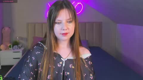 Snapshot of violeta_paul chatting on June 7, 1:10 am Violeta online show from June 7, 1:10 am