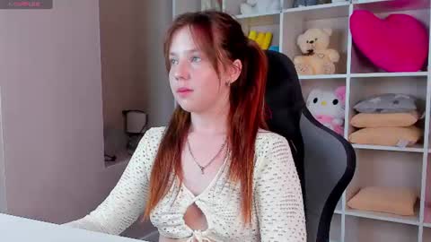 Snapshot of violeta_paul chatting on June 26, 9:03 am Violeta online show from June 26, 9:03 am