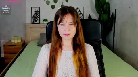 Snapshot of violeta_paul chatting on June 27, 9:14 am Violeta online show from June 27, 9:14 am