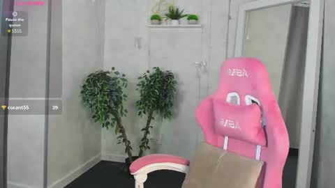 Snapshot of violeta_paul chatting on July 6, 12:18 am Violeta online show from July 6, 12:18 am