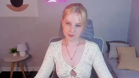 Snapshot of violeta_paul chatting on July 21, 12:57 am Violeta online show from July 21, 12:57 am