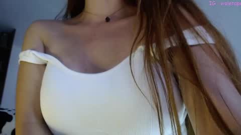 Violeta Peter online show from December 3, 9:23 pm