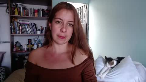 Snapshot of violeta_peter69 chatting on June 21, 8:55 pm Violeta Peter online show from June 21, 8:55 pm