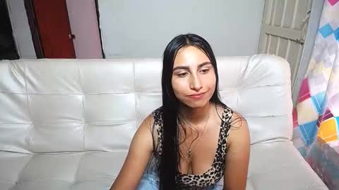 Snapshot of violeta_rouses chatting on March 2, 9:32 pm violeta_rouses online show from March 2, 9:32 pm