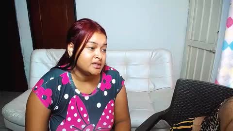Snapshot of violeta_rouses chatting on March 25, 4:02 pm violeta_rouses online show from March 25, 4:02 pm
