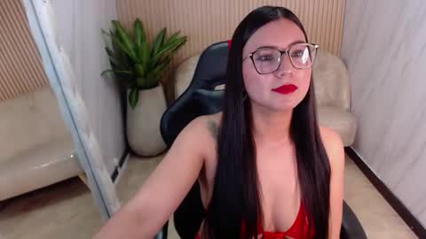 Snapshot of violeta_tf chatting on November 25, 2:06 pm violeta_tf online show from November 25, 2:06 pm