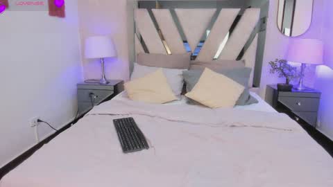 violetaa_moore online show from June 6, 11:26 am