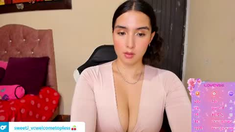Snapshot of violetalee chatting on July 17, 6:02 pm Jimena online show from July 17, 6:02 pm