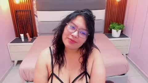 Snapshot of violetawilson chatting on June 9, 12:39 pm Violeta online show from June 9, 12:39 pm