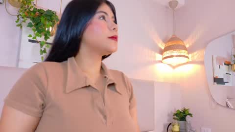 Snapshot of violetbloomm chatting on May 23, 11:58 am Violet online show from May 23, 11:58 am