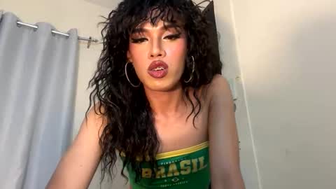 Violet online show from January 3, 4:59 pm