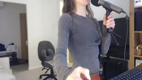 Snapshot of violetfoxy chatting on March 8, 2:04 am VioletFoxy online show from March 8, 2:04 am