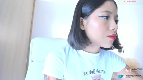 Snapshot of violeth___ chatting on December 20, 11:10 am violeth___ online show from December 20, 11:10 am