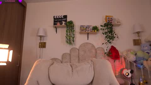 Snapshot of violeth___ chatting on February 11, 1:16 pm violeth___ online show from February 11, 1:16 pm